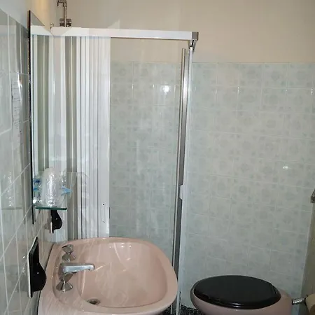 Dom Hotell